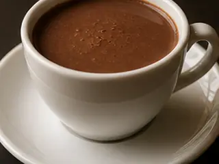 Chocolate Caliente en la carta de Lunzar Bar Alicante