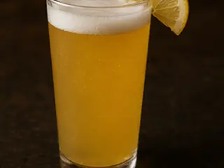 Estrella Reserva en la carta de Lunzar Bar Alicante
