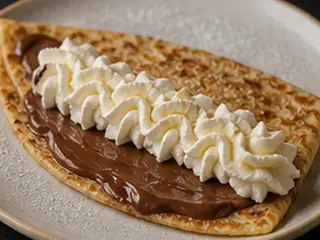 Crêpe de Nutella y nata en la carta de Lunzar Bar Alicante