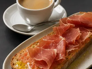 El Clásico en la carta de Lunzar Bar Alicante