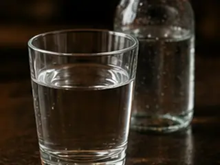 Agua en la carta de Lunzar Bar Alicante